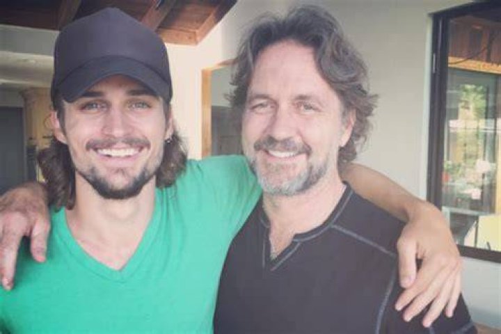 &iquest;Recuerdas a Guy Ecker de &lsquo;Caf&eacute;, con aroma de mujer&rsquo;? Ahora es su hijo