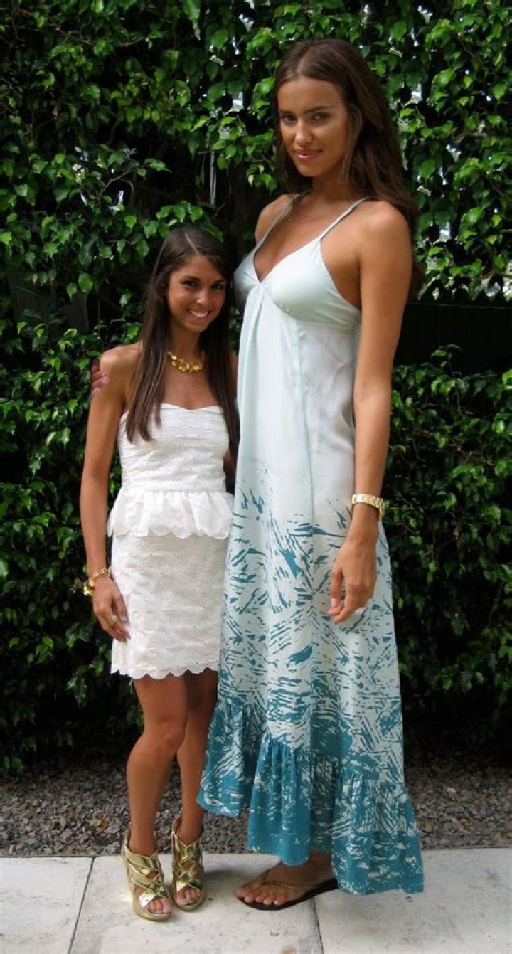 Irina Shayk pose by lowerrider on deviantART Irina shayk, Tall girl
