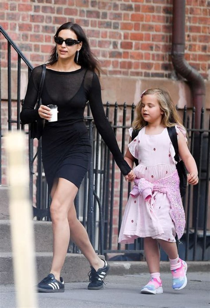 Irina Shayk with 2yearold daughter Lea (October 15) NewYork .