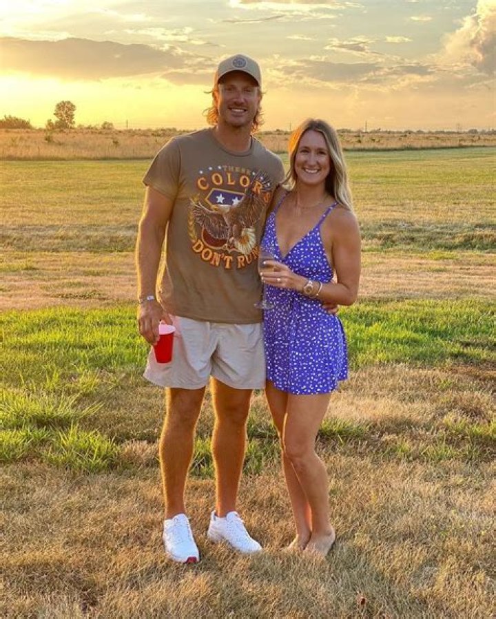 Is Bekah Mills, Wife of Blaine Gabbert? His Parents, Family, Salary