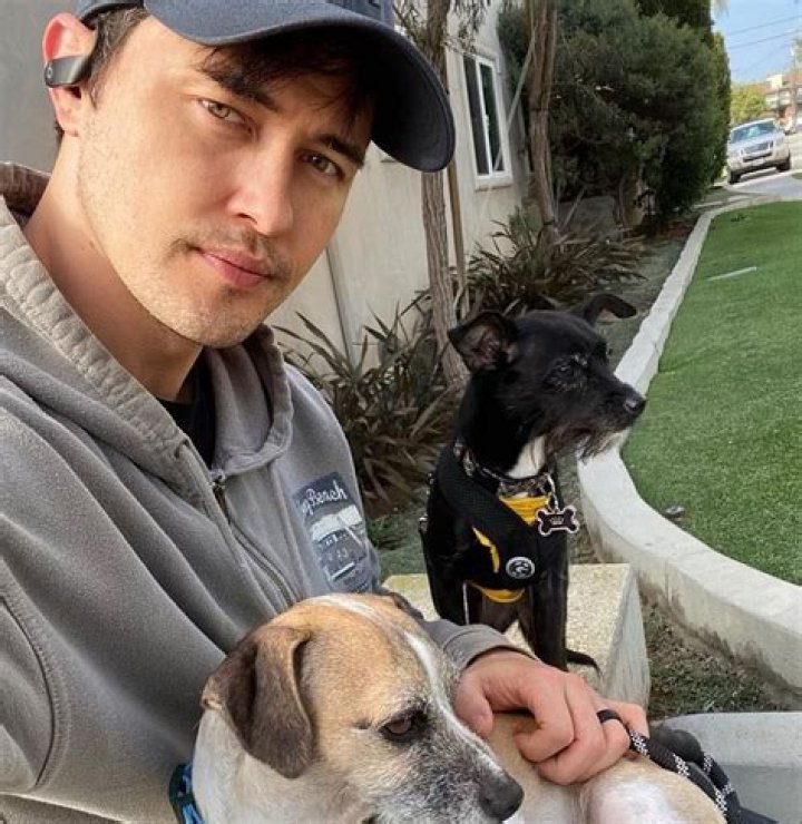 Is Christopher Sean Gay Or Have A Girlfriend? Sexuality & Partner