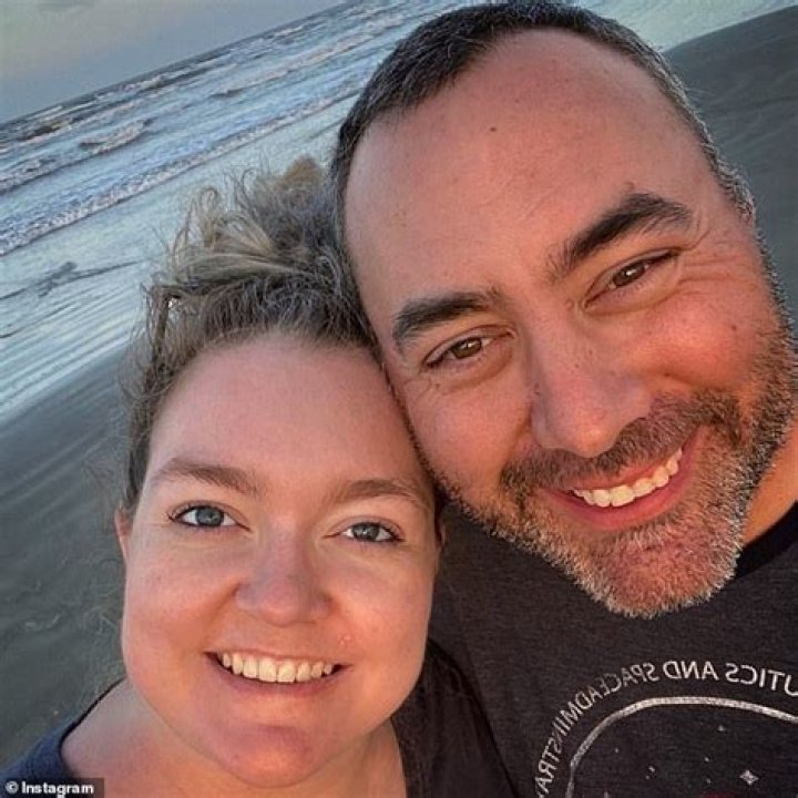 Is Colleen Hoover Married? Uncovering The Truth About The Beloved Author's Marital Status