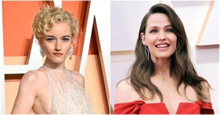 Is Julia Garner related to Jennifer Garner?
