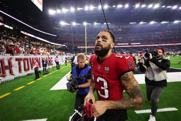 Is Mike Evans playing Thursday night? Fantasy injury update for