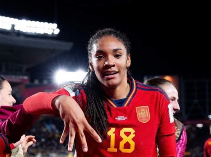 Is Salma Paralluelo Lesbian? Partner Or Boyfriend 2023