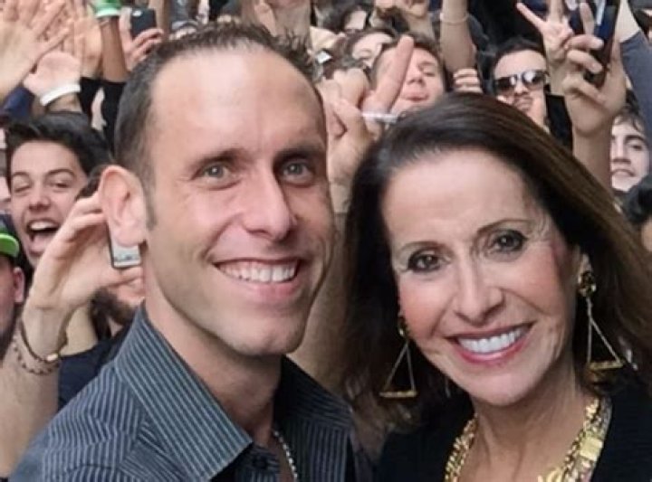 Is Seth Gold Married to a Wife? Is he Dating a Girlfriend?