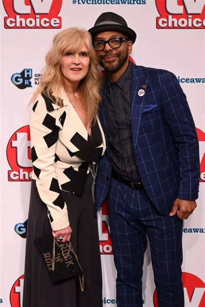 Is Siobhan 'Shiv' Roy Pregnant In Succession? Sarah Snook's Flaunts