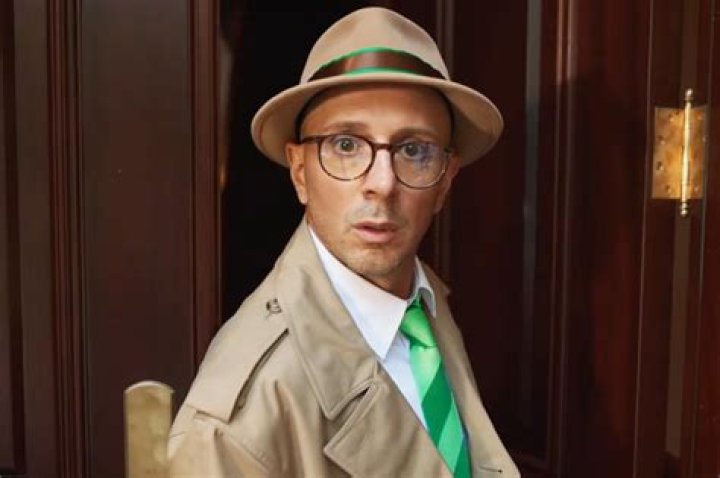 Is Steve Burns Married or Dating Anyone?