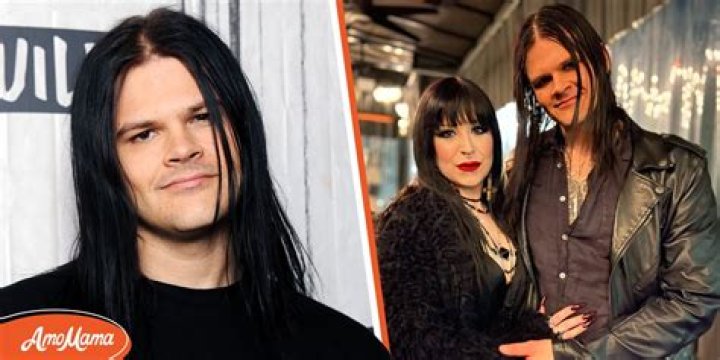 Is Travis Bacon married? Celebrity.fm 1 Official Stars, Business