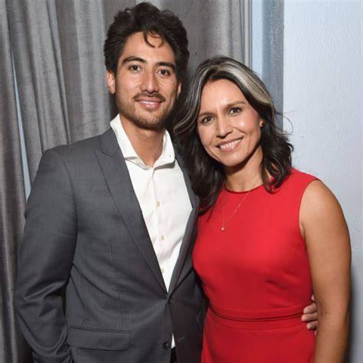 Is Tulsi Gabbard Married?