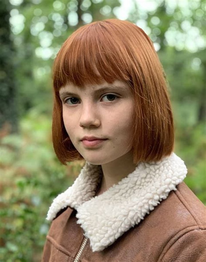 Isla Johnston AdoroCinema