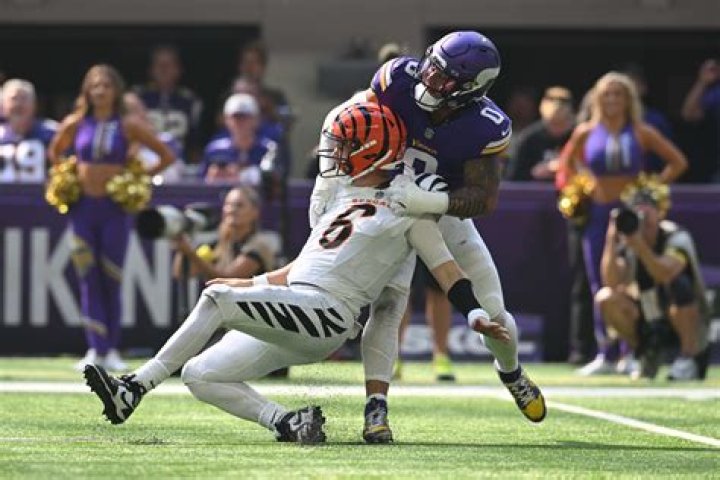 Ivan Pace Jr. 🔥 Scariest Linebacker in College Football ᴴᴰ Win Big Sports