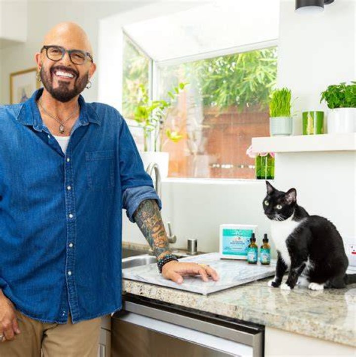 Jackson Galaxy Shares Career Insights as Part of New Humane Education