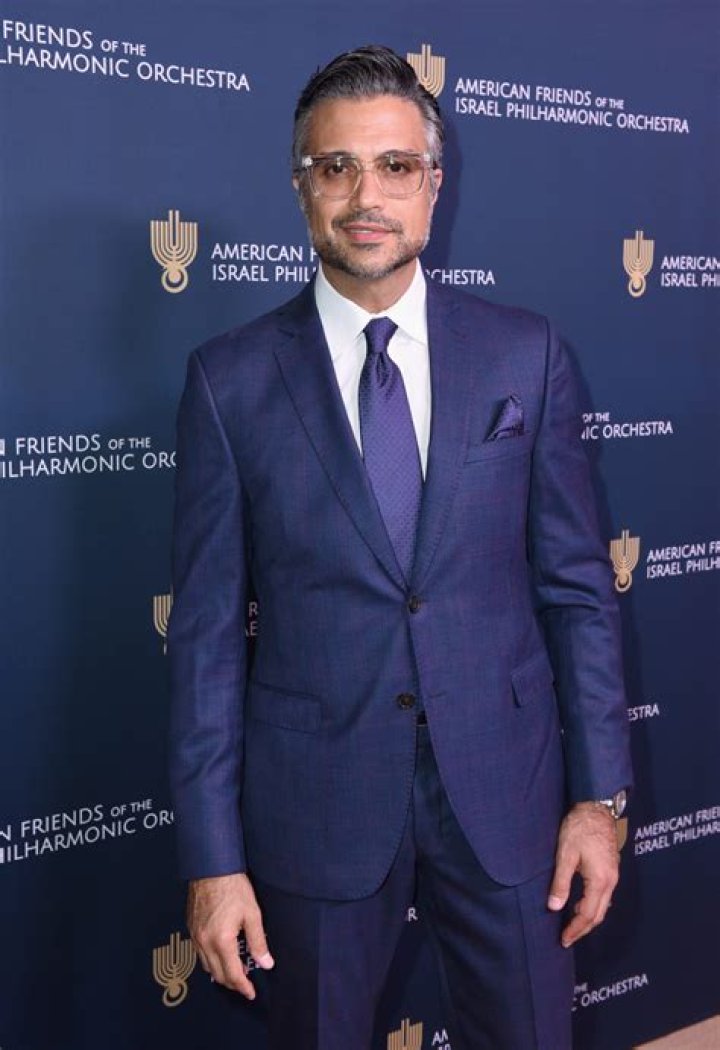 Jaime Camil Bio, Net worth, Height, Weight, Girlfriend, Affair, Married