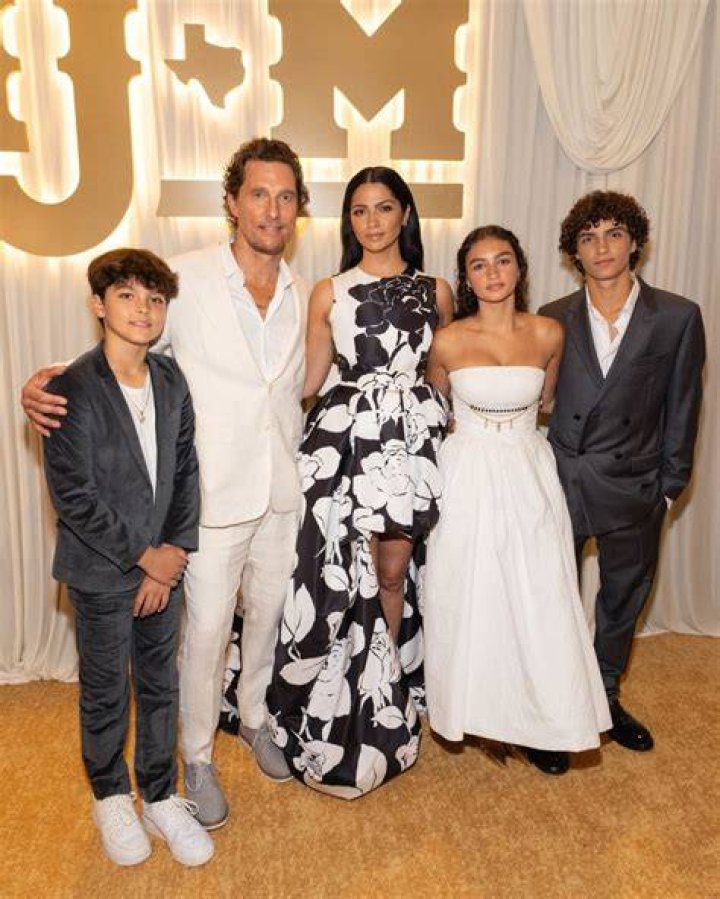 Jaime Camil Bio, Wife, Children, Siblings, Family, Net Worth, Height