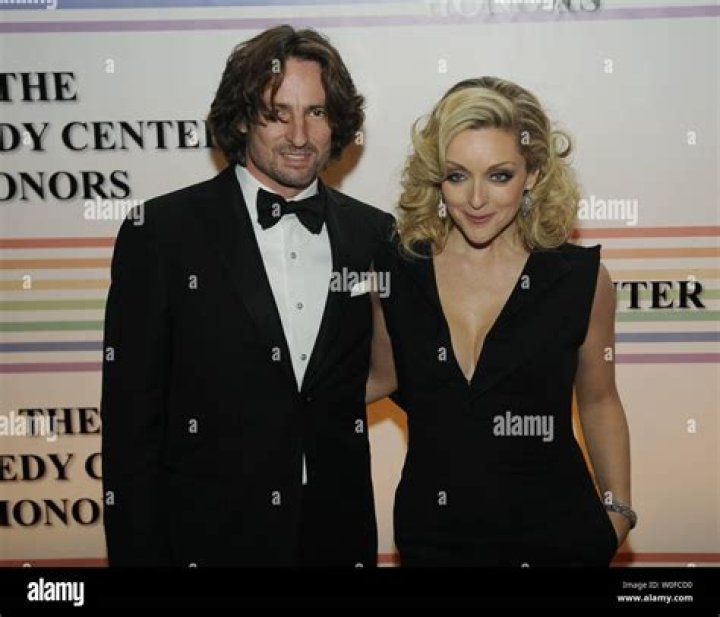 Jane Krakowski and Robert Godley a son CBS News