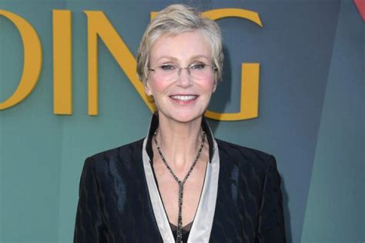 Jane Lynch Net Worth, Bio, Height, Family, Age, Weight, Wiki 2023