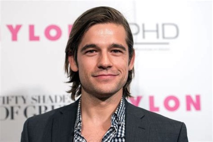 Jason Ralph Net Worth, Bio, Age, Height, Wiki, Girlfriend, Family