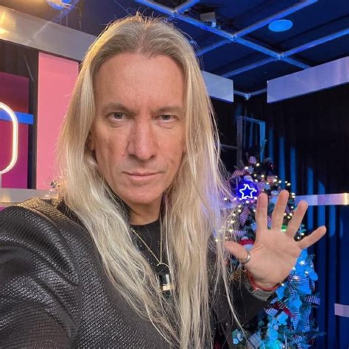 Javier Ceriani, el conductor de &lsquo;Chisme En Vivo&rsquo;, se visti&oacute; de mujer