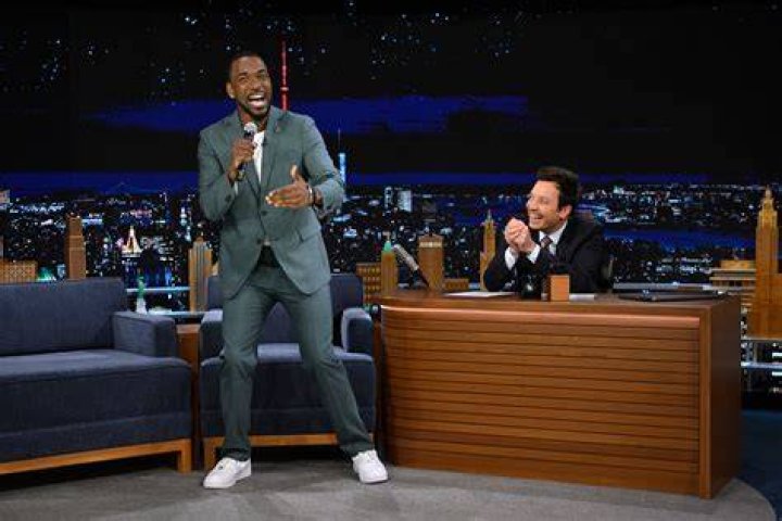 Jay Pharoah Talks Hosting American Music Awards, Meeting Gigi Hadid's