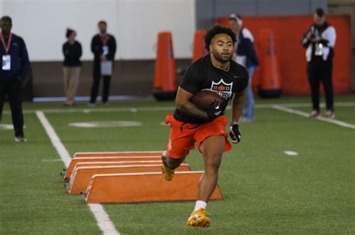 Jaylen Warren height and weight Measurement in meters, feet, KG and