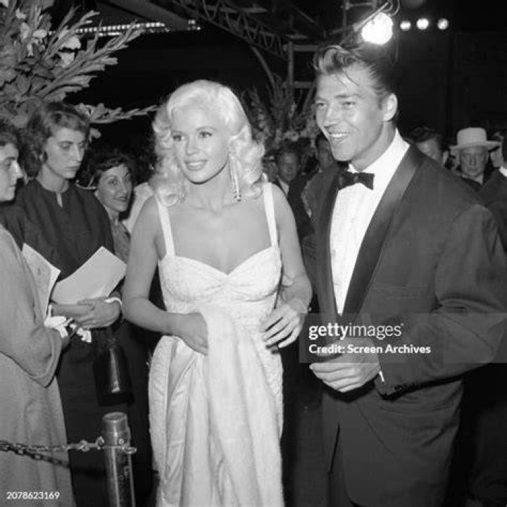 Jayne Mansfield with husband Mickey Hargitay. Jayne mansfield, Movie