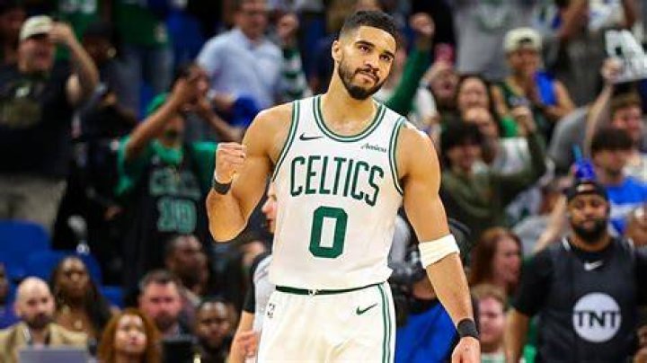 Jayson Tatum opens up about "growing up together" with son Deuce
