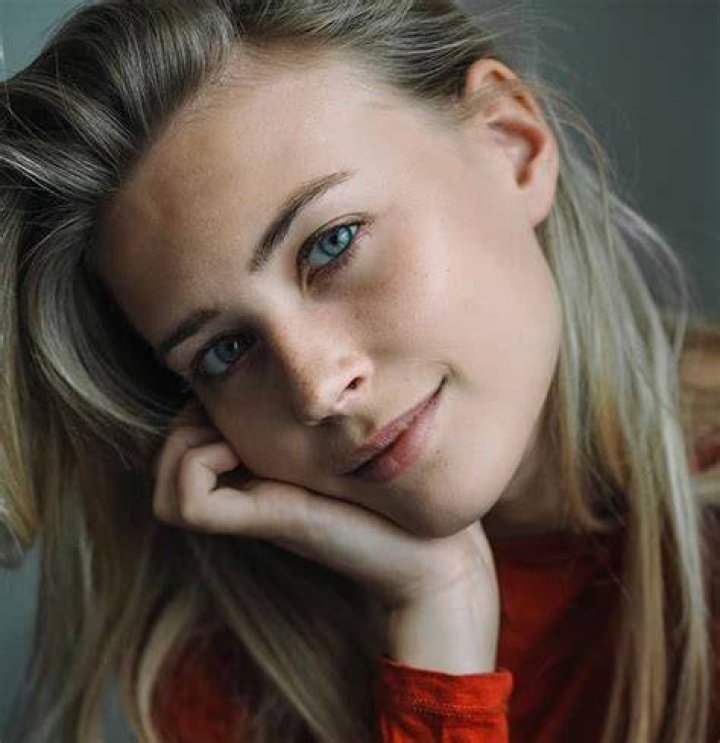 Jeanne Goursaud Actress Biography, Partner, Wiki, Age, Family, Net