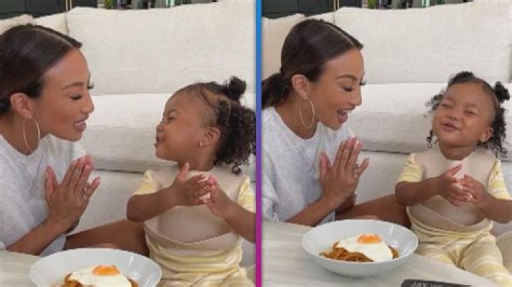 Jeannie MaiJenkins&rsquo; Daughter Hypnotized by Fake Snow Sweet Video