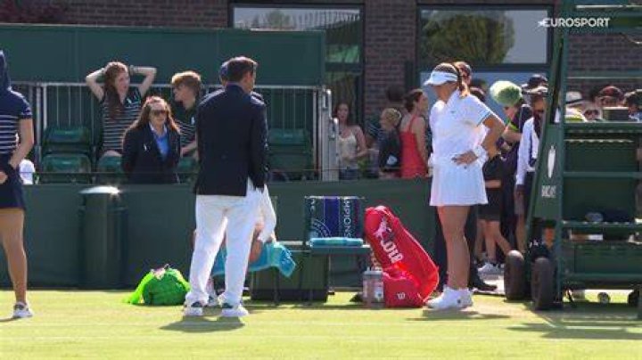 Jelena Ostapenko tests Wimbledon dress code with twotoned outfit