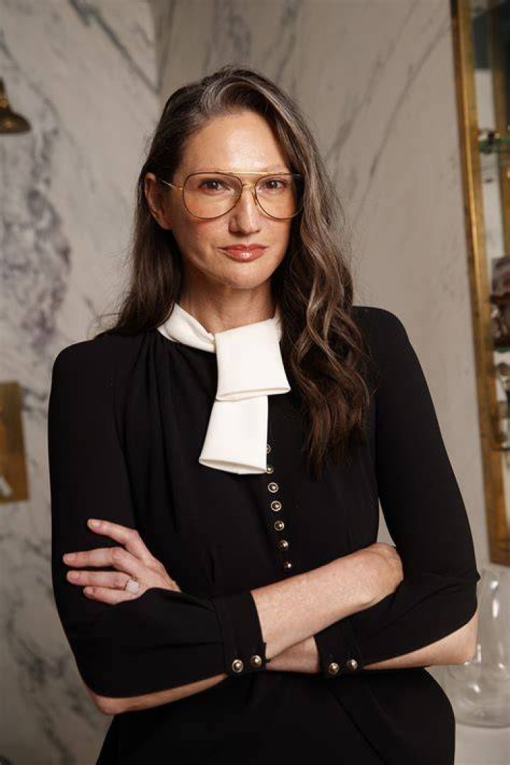 Jenna Lyons's Hair and Teeth are Fake Due to a Disorder