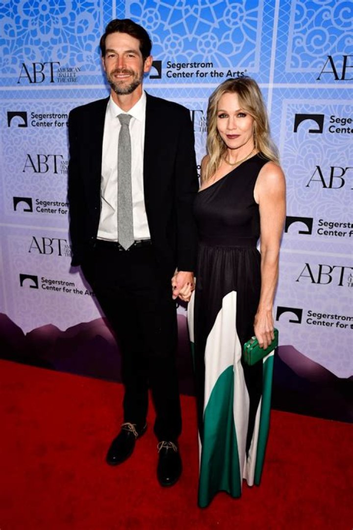 Jennie Garth&rsquo;s Husband Dave Abrams Withdraws Divorce Petition Us Weekly