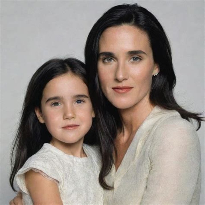 Jennifer Connelly Daughter Looks as beautiful as her star mom