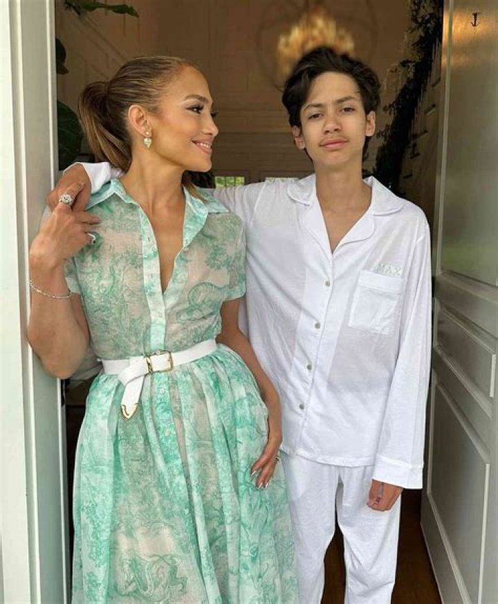 Jennifer Lopez and Her 18Year Younger ExBoyfriend Casper Smart Broke