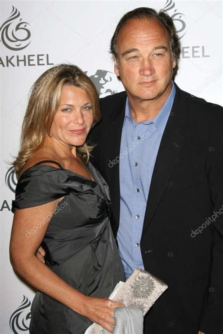 Jennifer Sloan / Jennifer Sloan and Jim Belushi. Los Angeles premiere