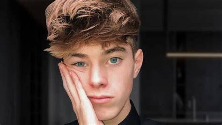Jeremy Hutchins Age, Wiki, Height, Net Worth, Girlfriend