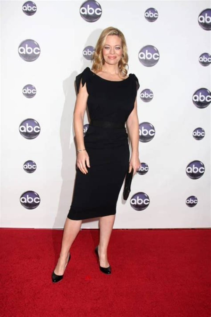 Jeri Ryan, Height And Weight, Net Worth, Body Measurements, Lynn