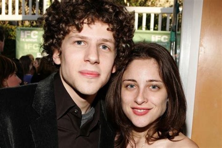 Jesse Eisenberg and girlfriend expecting a baby Page Six