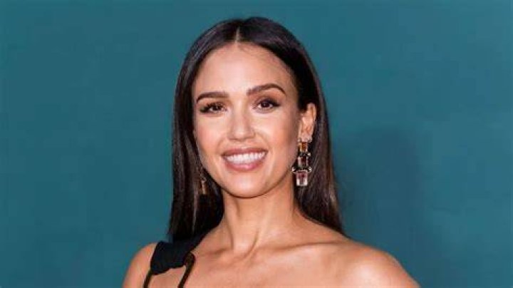 Jessica Alba&rsquo;s Bio, Measurements, Height, Weight, Net Worth & More