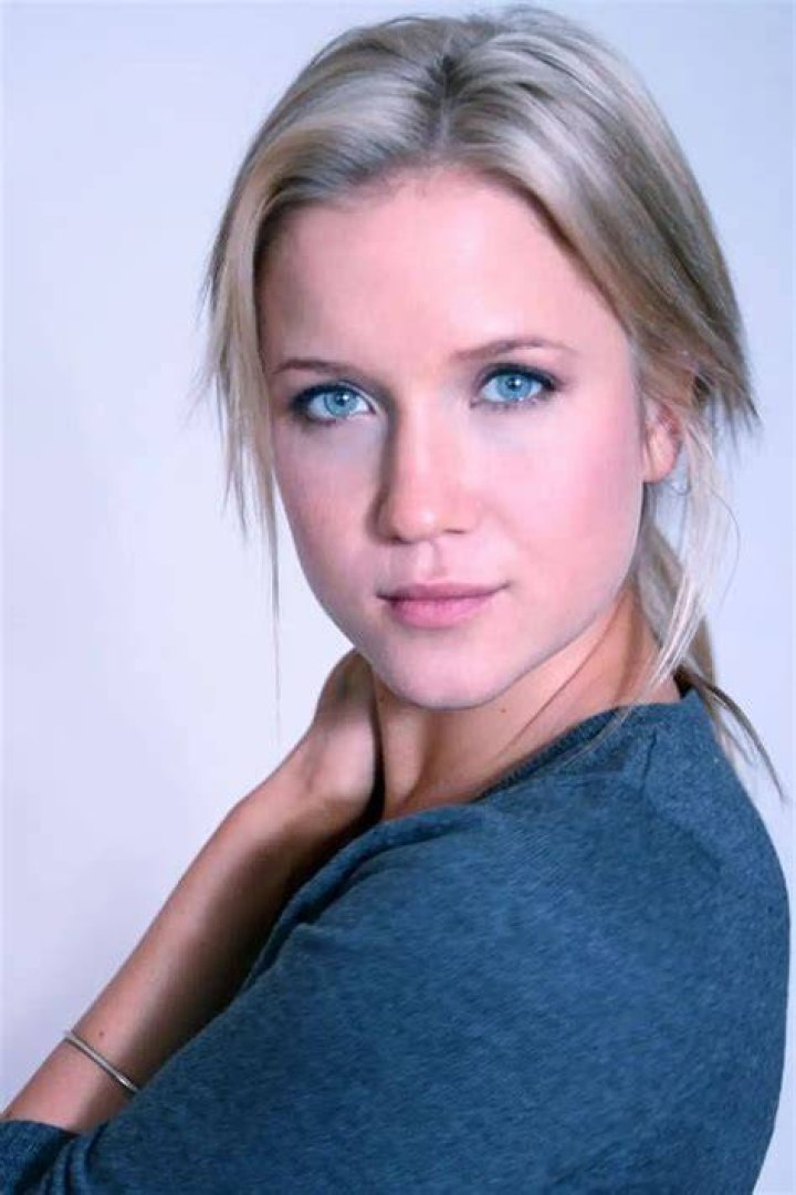 Jessy Schram 'Once Upon a Time' Panel at 2014 Wizard Con Convention