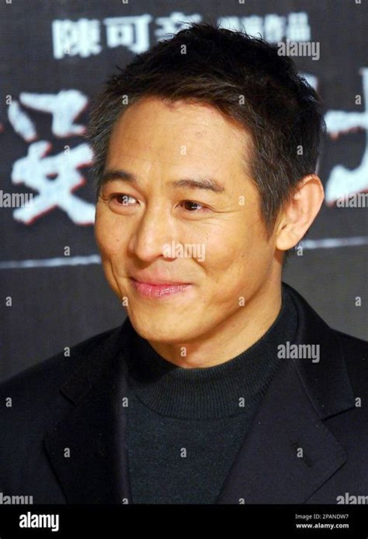 Jet Li Posts Rare Photo Of Wife Nina Li Chi And Their Two Daughters On