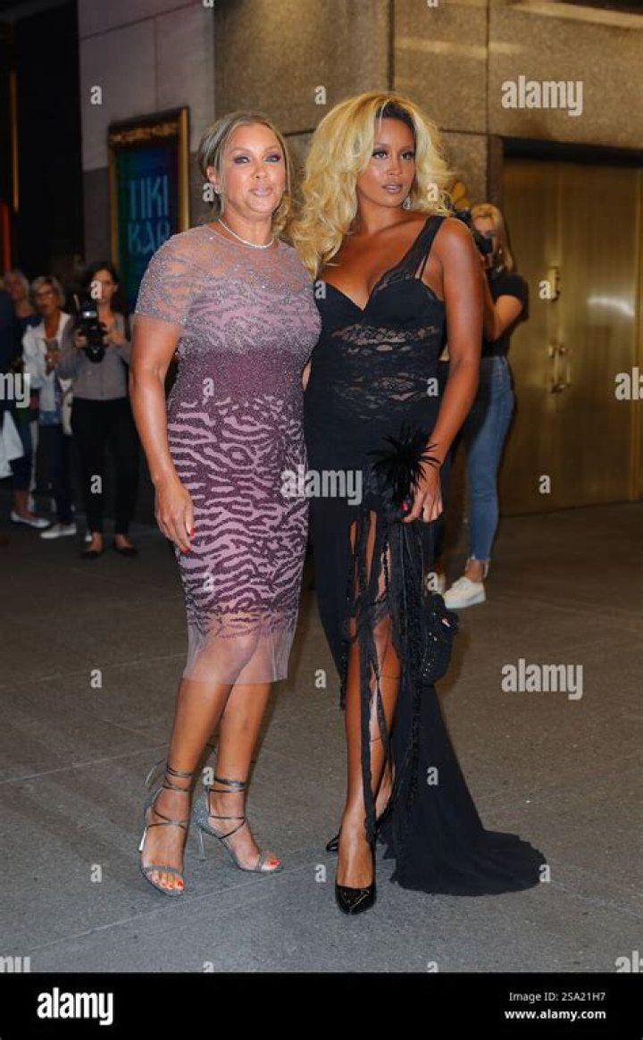 Jillian Hervey & Vanessa WIlliams from Stars Celebrate Valentine's Day