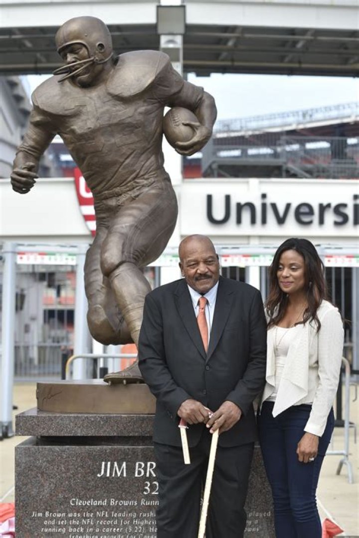 Jim Brown At 80 Still Has A Hot Wife ⋆ Terez Owens 1 Sports Gossip