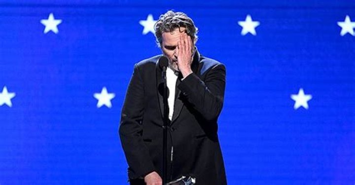 Joaquin Phoenix Gave Special Shoutout to His Mom after Bagging 2020