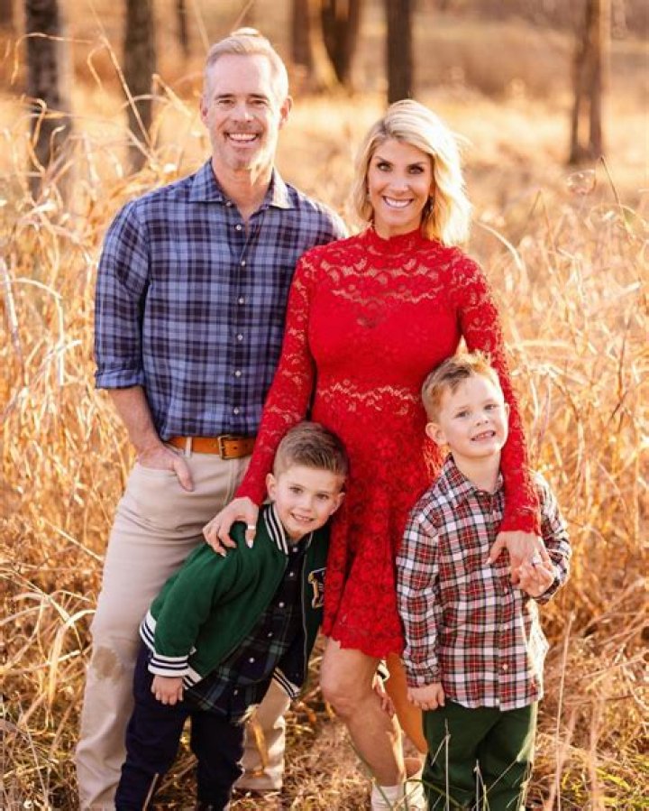 Joe Buck Bio, Age, Family, Wife, Kids, ESPN, Fox, Troy Aickman