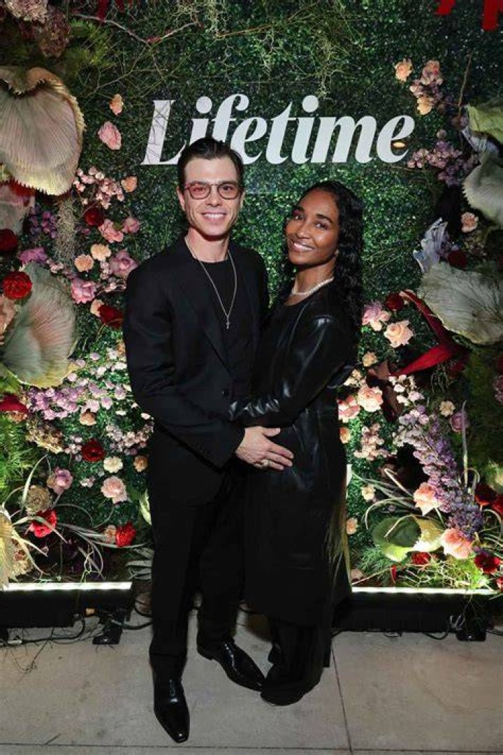 Joey Lawrence Engaged To Lifetime Movie Costar Samantha Cope A Year
