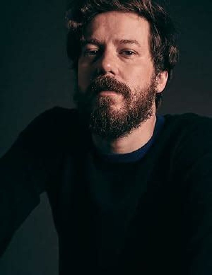 John Gallagher Jr. &mdash; Biografi Aktor, Film, Penghargaan & Fakta