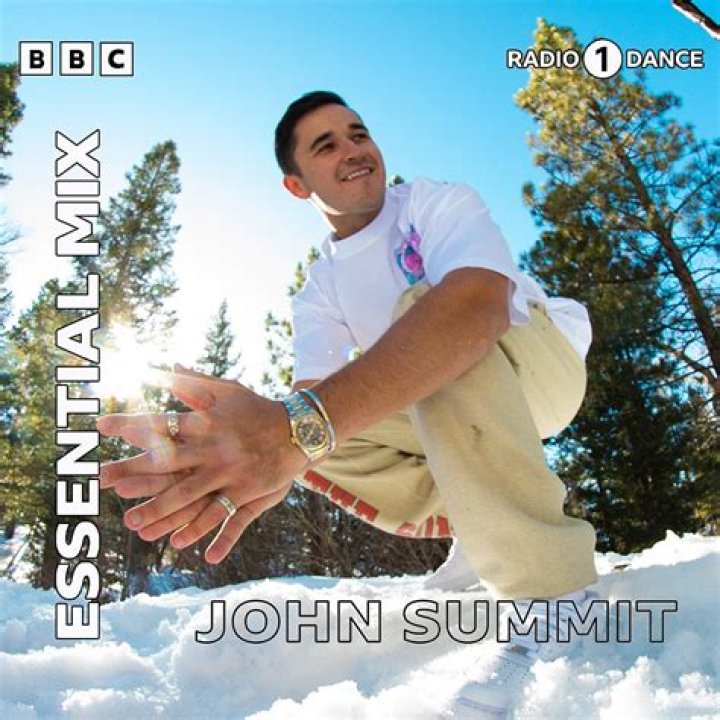 JOHN SUMMIT at Invy