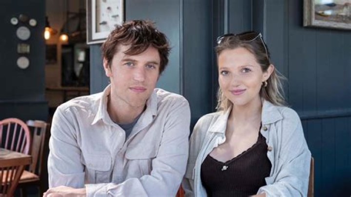 Johnny Flynn Maried, Wife, Son, Net worth, Career, Wiki, Age, Bio, Family