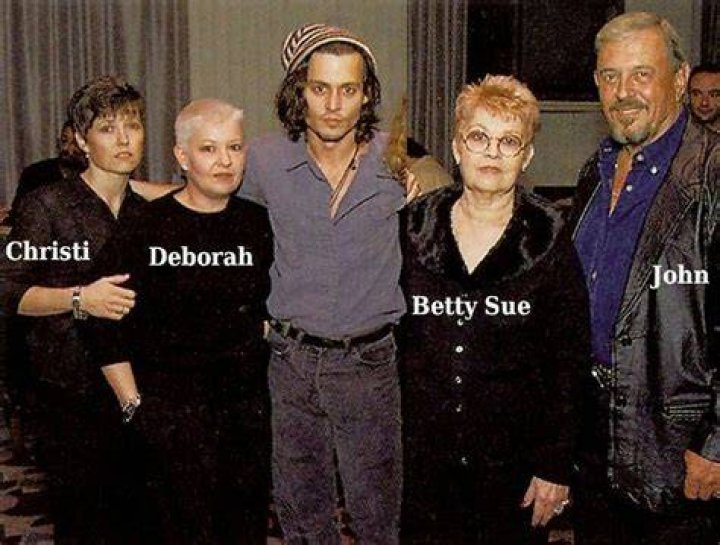 Johny Depp family siblings, parents, children, wife